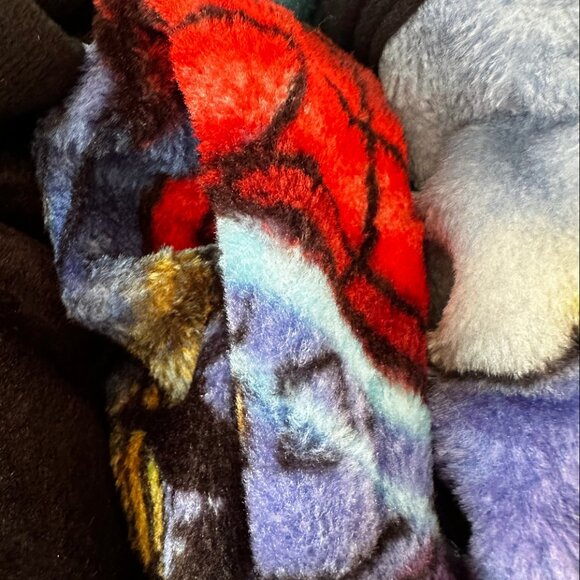 TT Marvel Spiderman Thwip! 40"50" Plush Throw Blanket - Picture 2 of 2